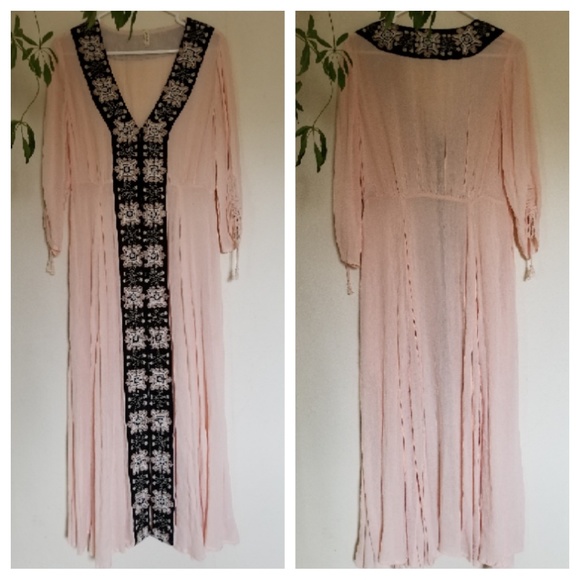 Free People Dresses & Skirts - 🌸 Free People 🌸 Pearl Pink Maxi